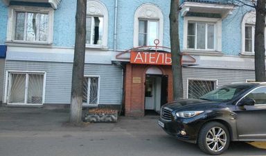 Вход в ателье Моделайн